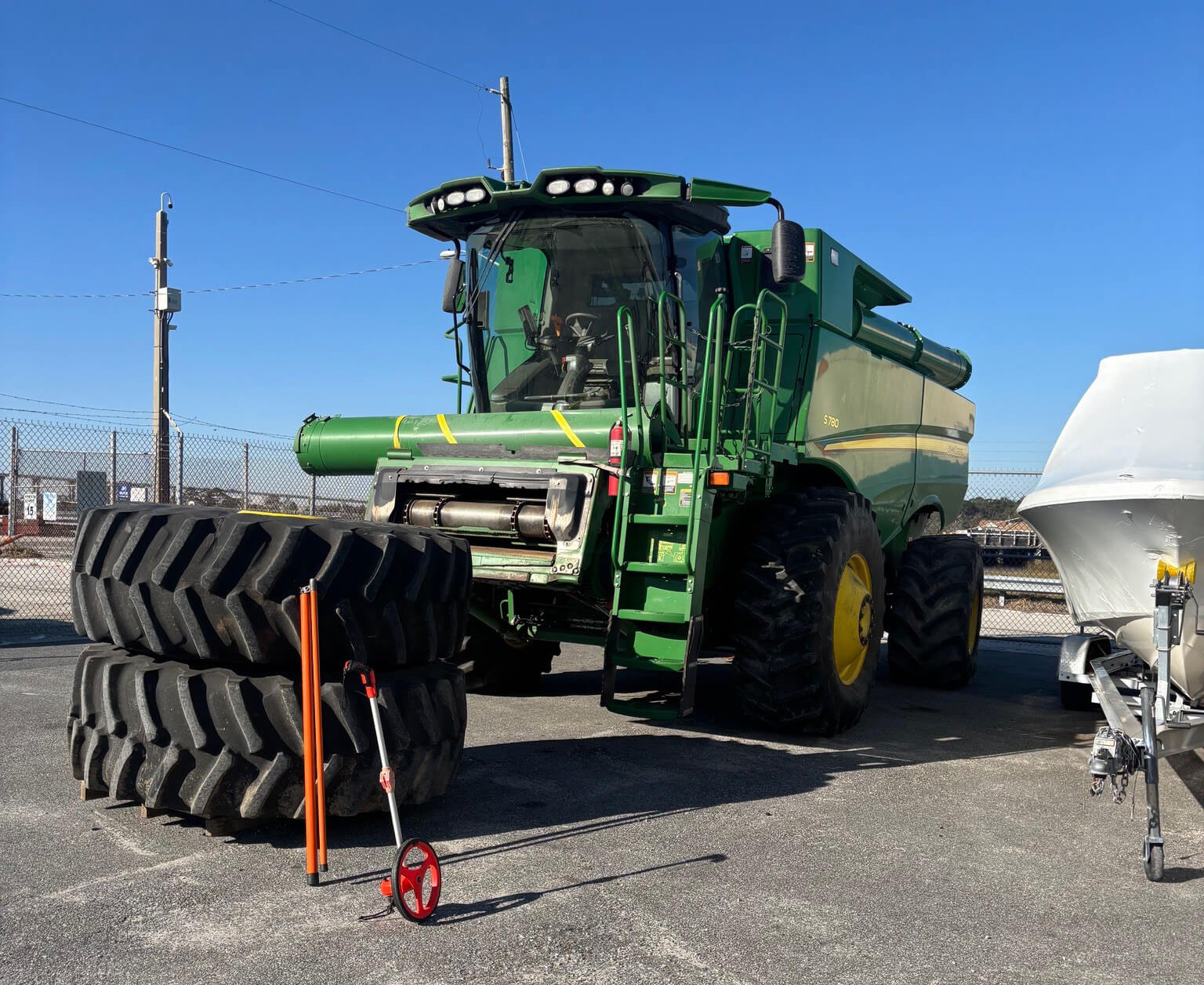 Tractors and Tractor parts for sale through Agromeco